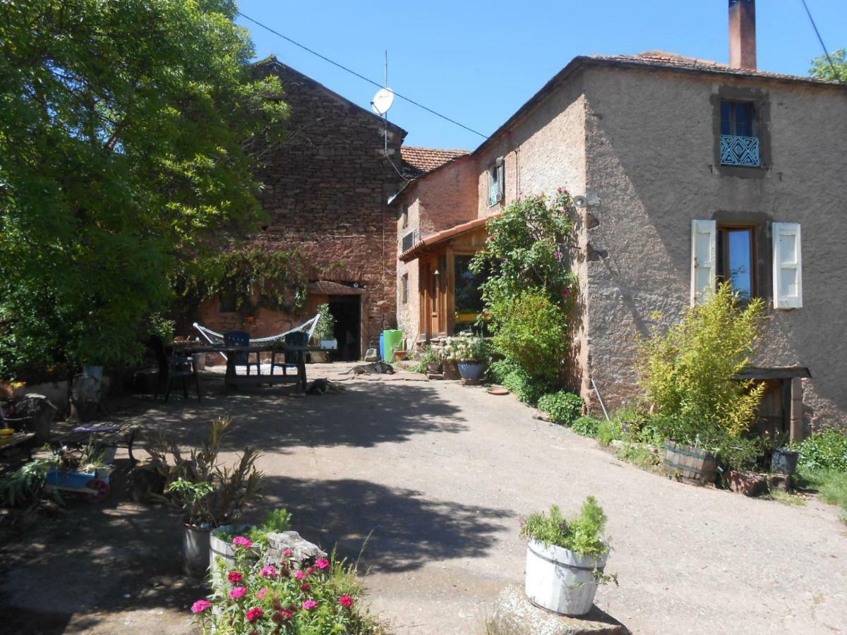 Chambre D'Hotes Des Monts Saint-Izaire Экстерьер фото