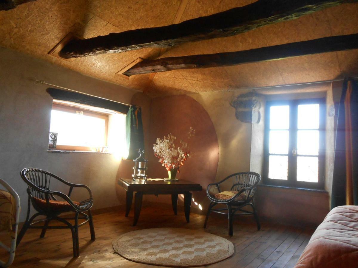 Chambre D'Hotes Des Monts Saint-Izaire Экстерьер фото